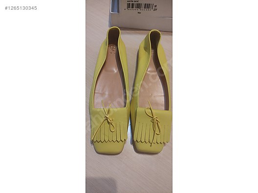 Used & Brand New Items / Clothing & Accessories / Women / Shoes / Flat Shoes