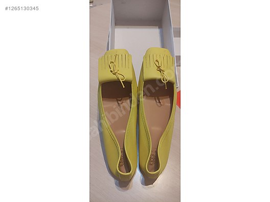 Used & Brand New Items / Clothing & Accessories / Women / Shoes / Flat Shoes