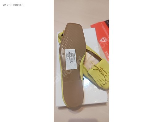 Used & Brand New Items / Clothing & Accessories / Women / Shoes / Flat Shoes