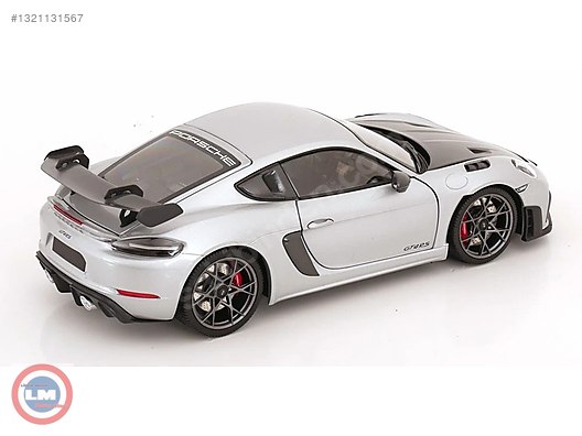 Minichamps Diecast Model 1:18 Porsche Araba - 1321131567