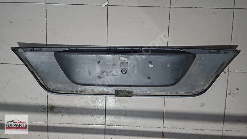 Mercedes E Bagaj Plastiği