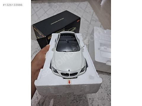 Kyosho Diecast Model 1:18 BMW Araba - 1326133986