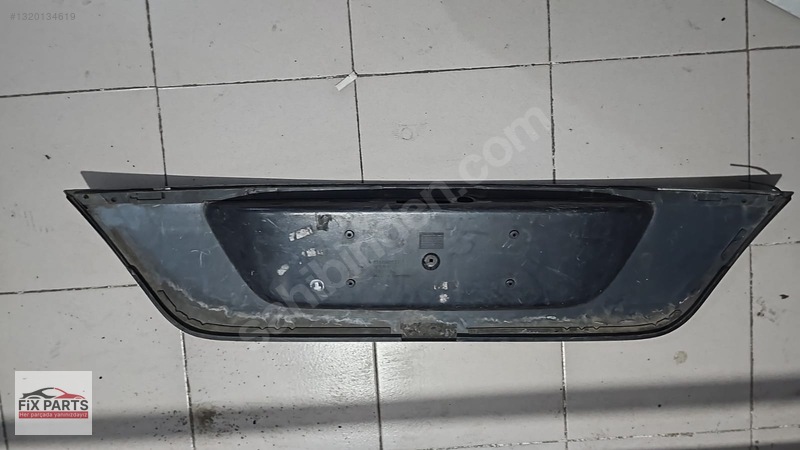 Mercedes E Bagaj Plastiği