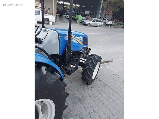 Machinery / Agricultural Machines / Tractors / New Holland / TD4.65B
