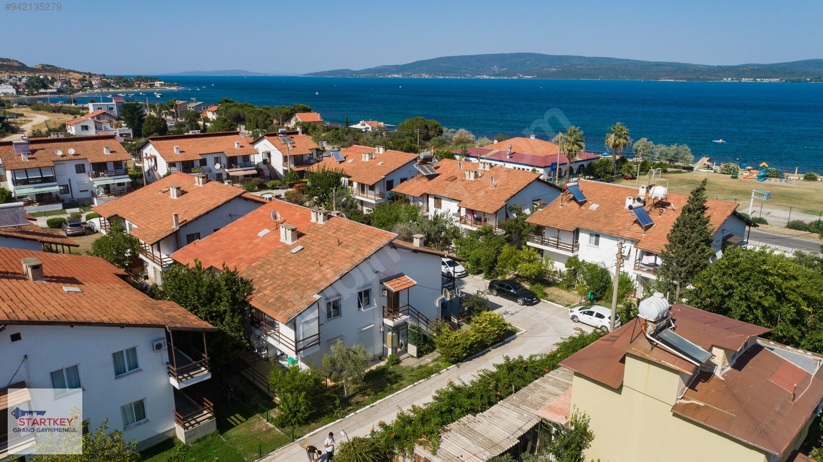 Urla Gülbahçe�de kendine ait plajı olan sitede satılık 3+1 daire