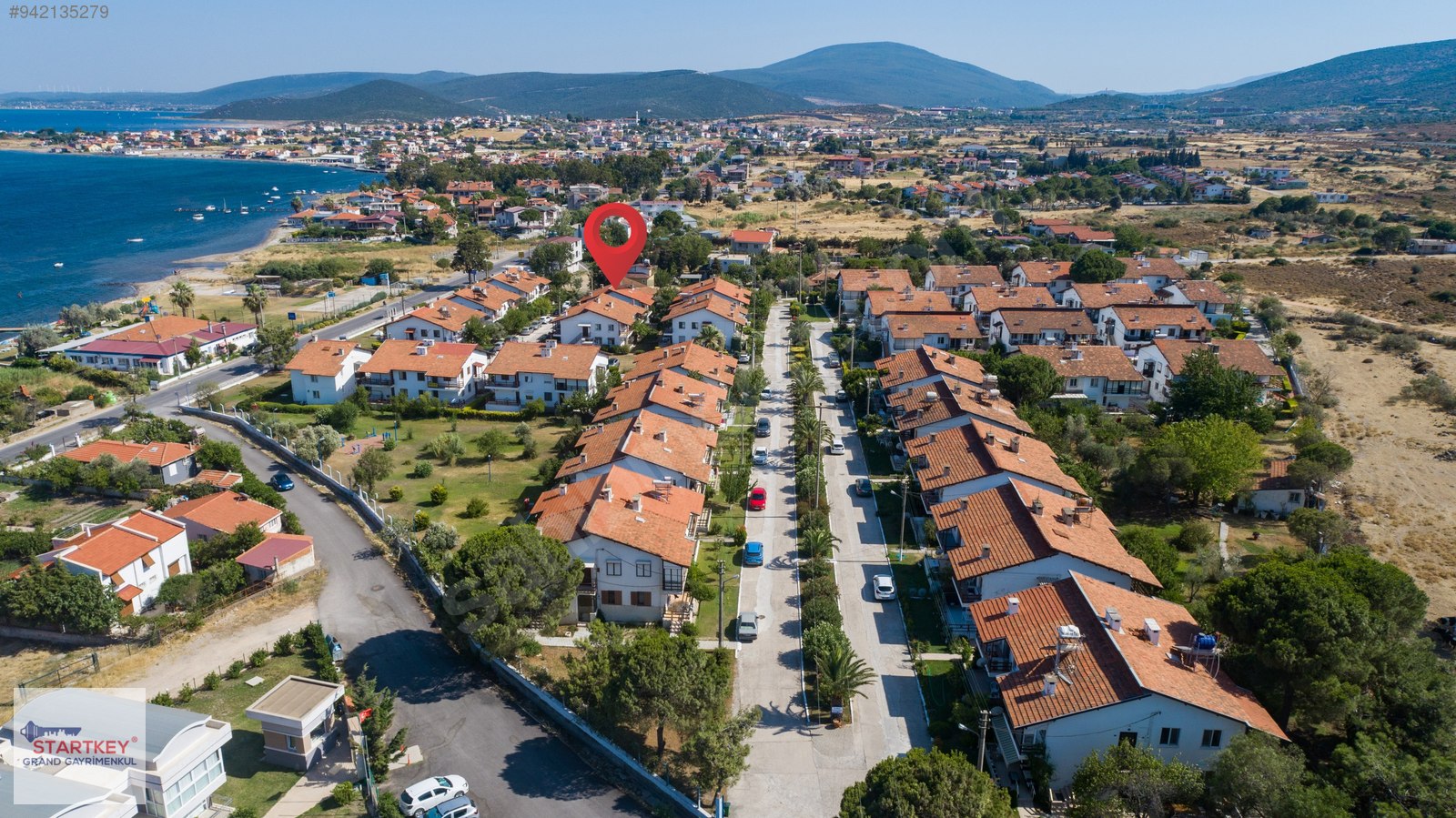 Urla Gülbahçe�de kendine ait plajı olan sitede satılık 3+1 daire