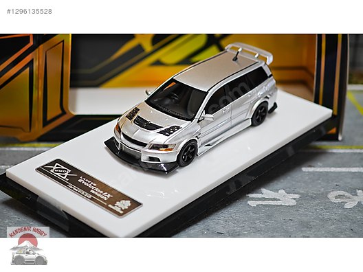 Mitsubishi Lancer Evo IX Wagon in White | Inno 64 Collectible