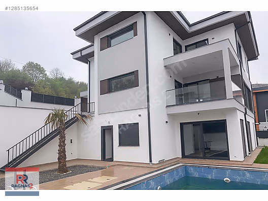 ŞİLE'de MUHTEŞEM MANZARALI GENİŞ KULLANIMLI SATILIK VİLLA #1285135654