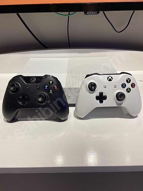 X Box One Oyun Konsolu