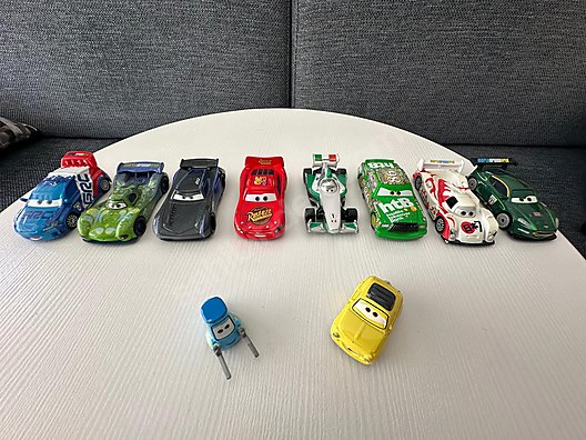 DİSNEY PİXAR CARS/ ARABALAR OYUNCAK SETİ 10'lu set sahibinden