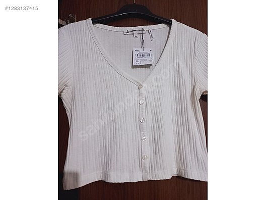 Used & Brand New Items / Clothing & Accessories / Women / Clothing / Tops