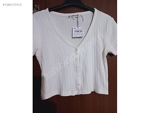 Used & Brand New Items / Clothing & Accessories / Women / Clothing / Tops