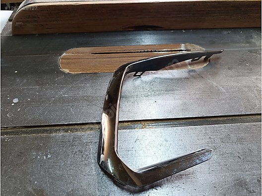 OPEL CROSSLAND X SAĞ SİS ÇERÇEVE NİKELAJI ORJİNAL ÇIKMA 39172244