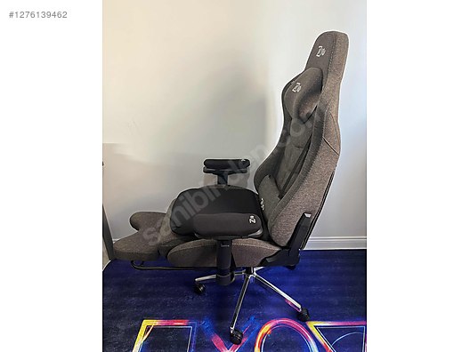 Used & Brand New Items / Gaming & Gamers Exclusive / Gaming Equipment / Gaming Chair