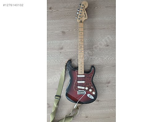 Squier Elektro Gitar
