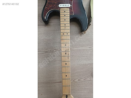 Squier Elektro Gitar