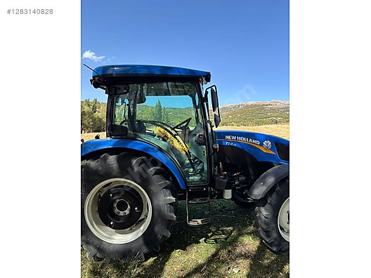 Machinery / Agricultural Machines / Tractors / New Holland / TT4.75