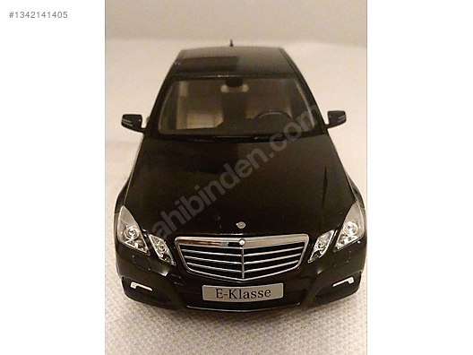 Minichamps Diecast Model 1:18 Mercedes Benz Araba - 1342141405