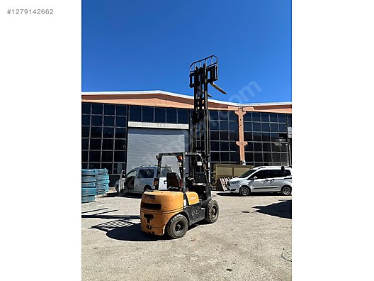 Machinery / Industrial / Carrying & Stacking Equipment / Forklifts / For Sale / MMG