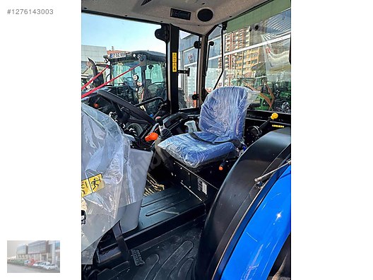 Machinery / Agricultural Machines / Tractors / New Holland / TT60 Classic