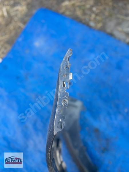 Mercedes E Tampon (Ön)