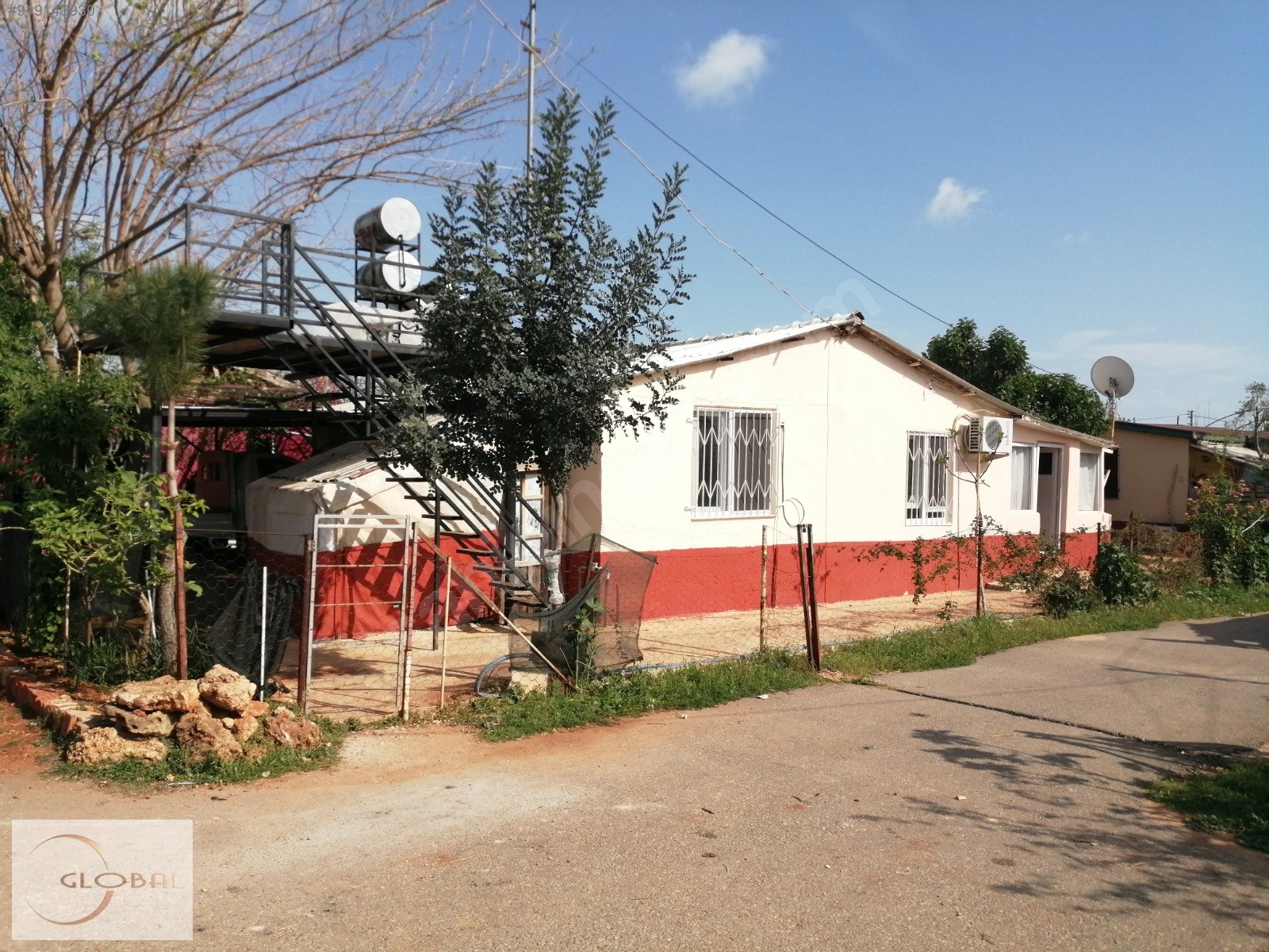 AKSU ÇAMKÖYDE 396 m2 İÇERİSİNDE 2 ADET MASRAFSIZ MÜSTAKİL EV Satılık