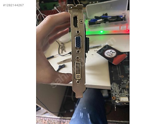 Used & Brand New Items / Computers / Desktops / Desktop Components / Graphics Cards