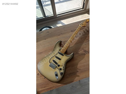 İkinci El ve Sıfır Alışveriş / Müzik / Müzik Aletleri / Telli Çalgılar / Gitar / Elektro