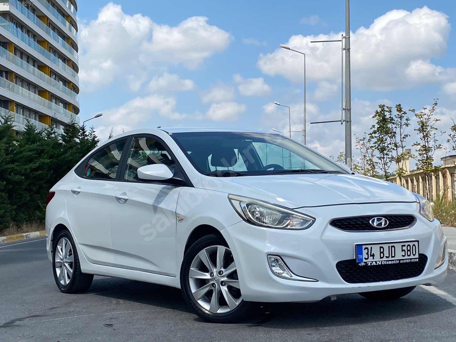 Hyundai accent blue crdi