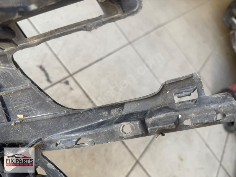 Mercedes E Tampon Braketi (Ön)