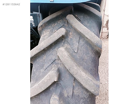 Machinery / Agricultural Machines / Tractors / New Holland / TR6.130