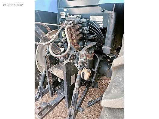 Machinery / Agricultural Machines / Tractors / New Holland / TR6.130
