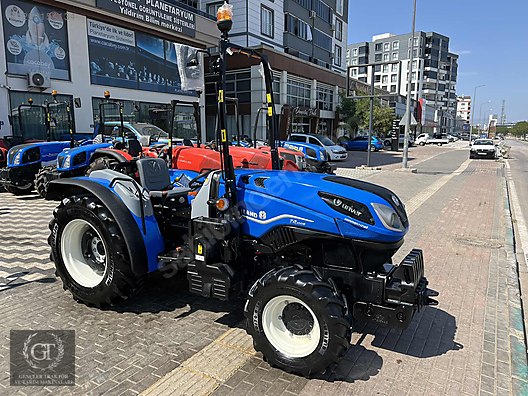 Machinery / Agricultural Machines / Tractors / New Holland / T4.100B