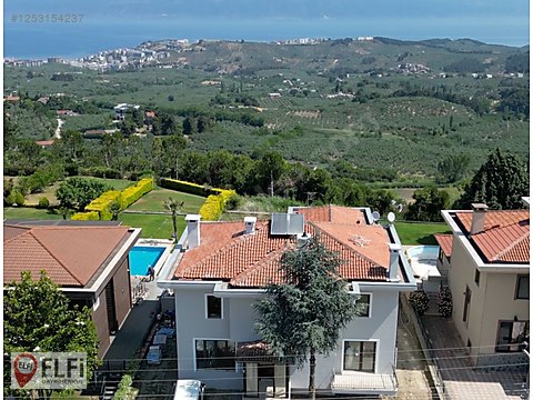 ELFİ'DEN GÖYNÜKLÜ'DE ULTRA MANZARALI KİRALIK VİLLA