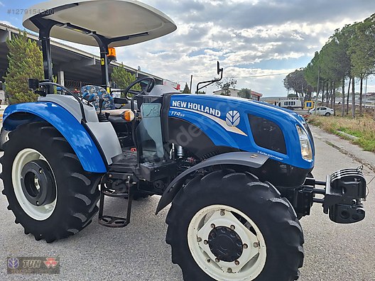 Machinery / Agricultural Machines / Tractors / New Holland / TT4.55