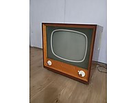 1959 yılından Sovyet dönemi lambalı antika televizyon