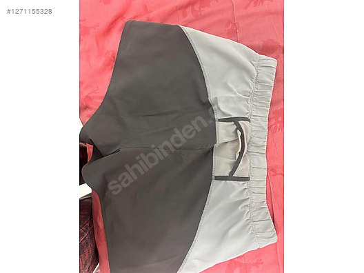 Used & Brand New Items / Clothing & Accessories / Women / Clothing / Shorts