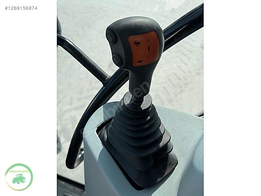 Machinery / Agricultural Machines / Tractors / New Holland / TR5.110