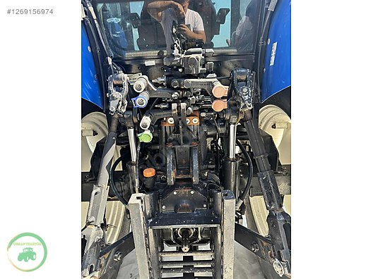 Machinery / Agricultural Machines / Tractors / New Holland / TR5.110