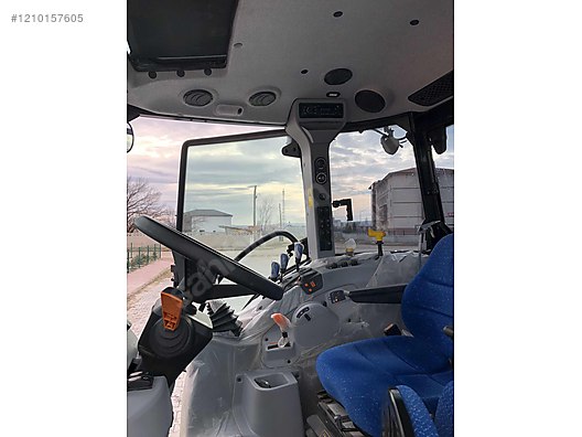 Machinery / Agricultural Machines / Tractors / New Holland / TR5.110