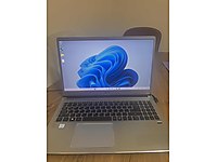 Acer laptop sıfır ayarında çiziksiz kusursuz taş gibi kasa