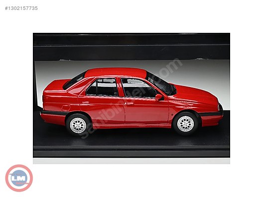 Triple 9 Collection Diecast Model 1:18 Alfa Romeo Araba - 1302157735