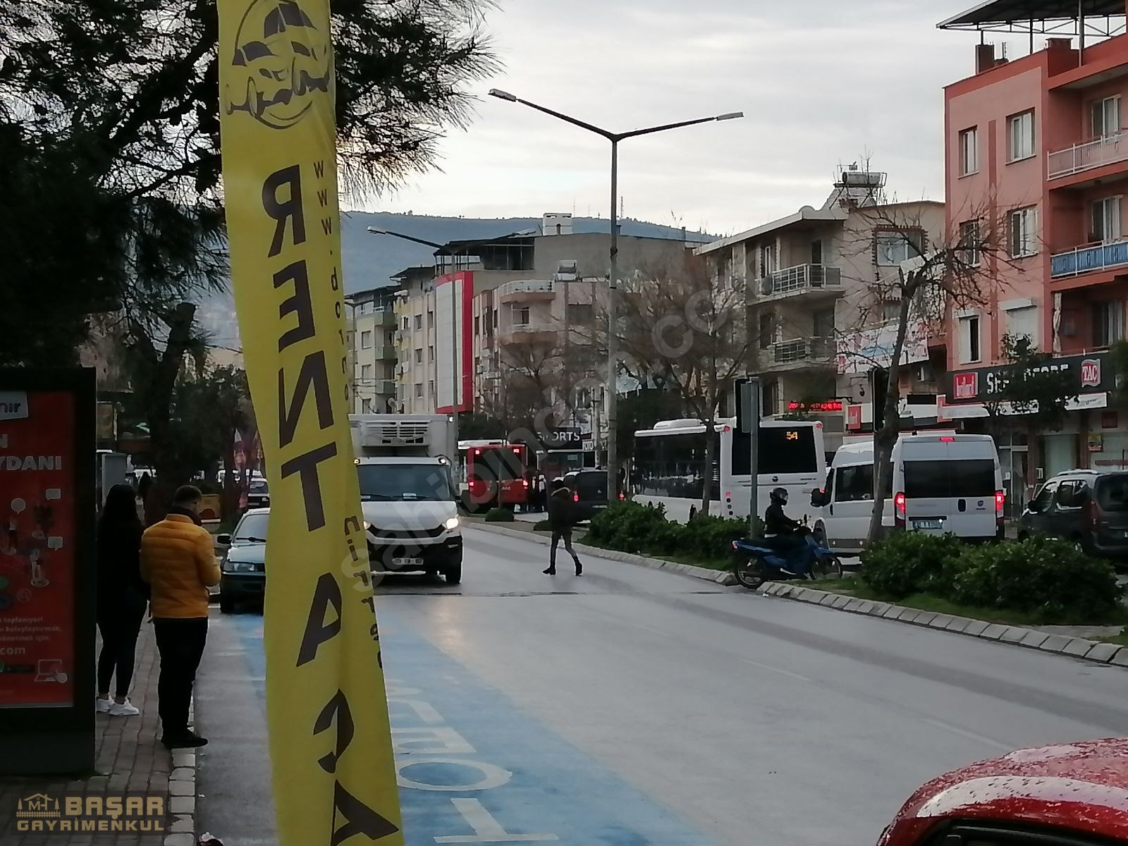 Bornova Yeşilovada Satılık Ana Cadde Üzeri 5 Katlı Apartman Satılık