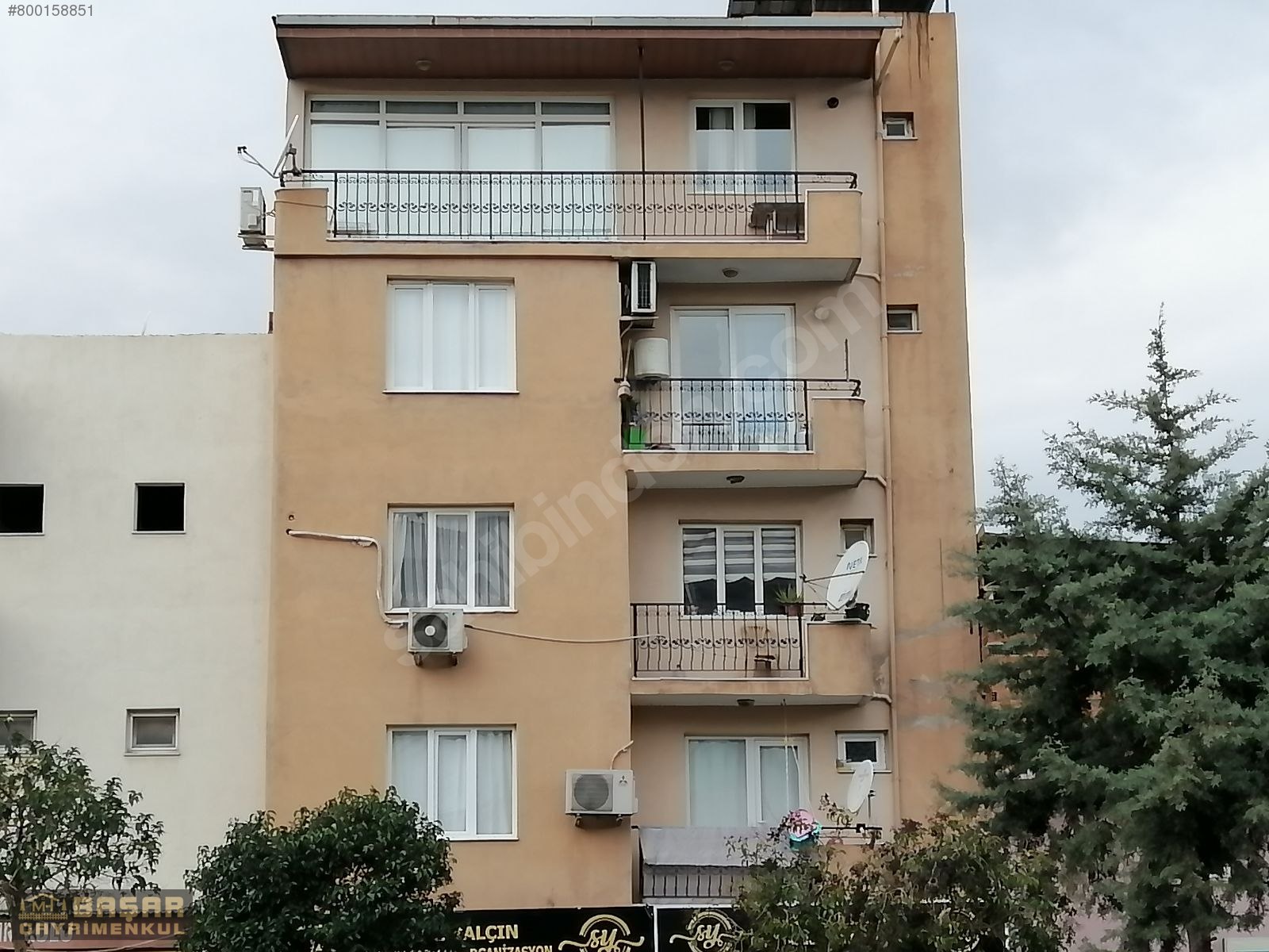 Bornova Yeşilovada Satılık Ana Cadde Üzeri 5 Katlı Apartman Satılık