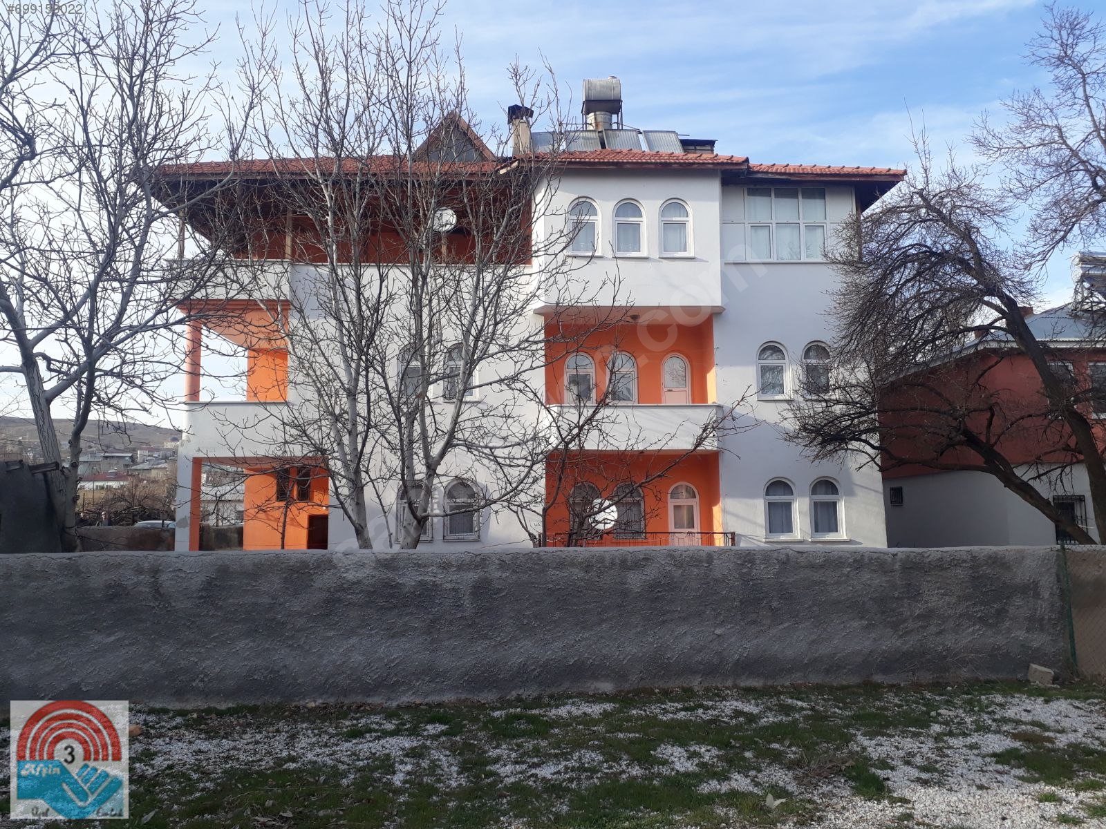 Emlak Ofisinden Satılık 4+1, 450 m² Müstakil Ev 462.500 TL�ye