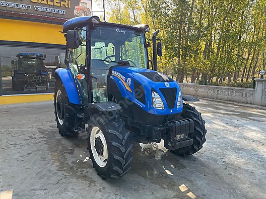 Machinery / Agricultural Machines / Tractors / New Holland / TT4.50