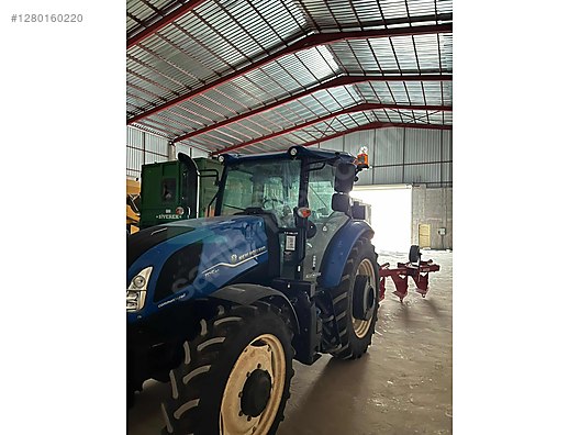 Machinery / Agricultural Machines / Tractors / New Holland / TD5.90