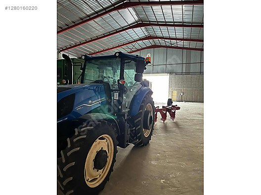 Machinery / Agricultural Machines / Tractors / New Holland / TD5.90