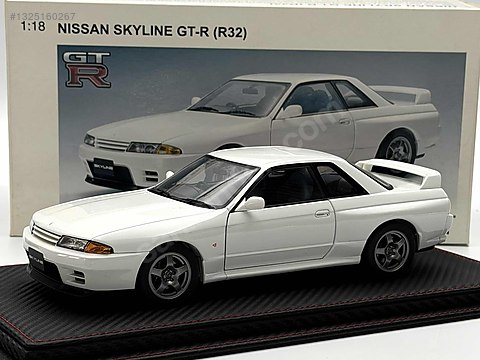 Autoart Diecast Model 1:18 Nissan Araba - 1325160267