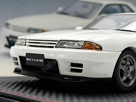 Autoart Diecast Model 1:18 Nissan Araba - 1325160267
